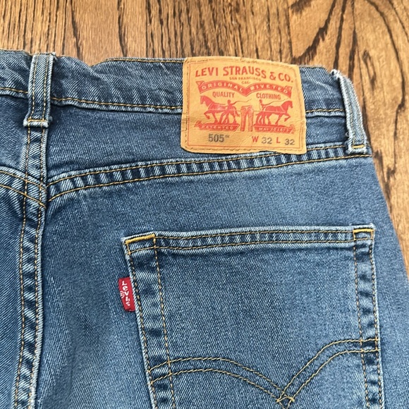Levi’s 505, 32x32, excellent used condition with the right amount of wear. - Picture 3 of 8